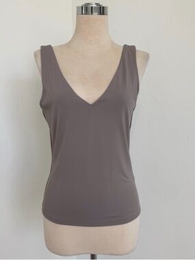 Express BODY CONTOUR V-Neck Sleeveless Tank Top in Taupe
